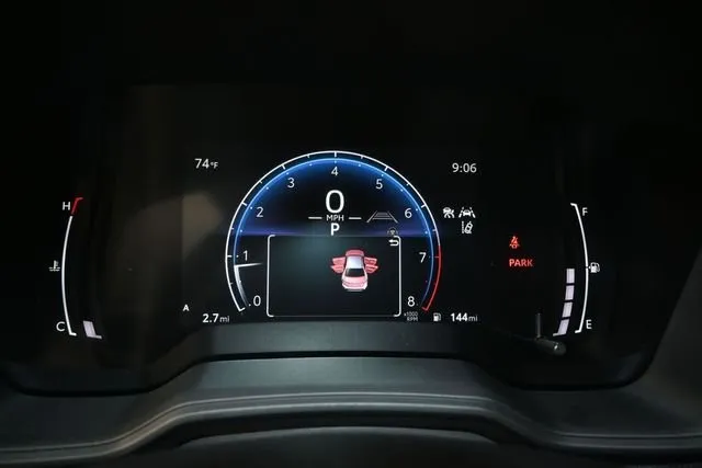 2026 Toyota Corolla LE thumbnail 6