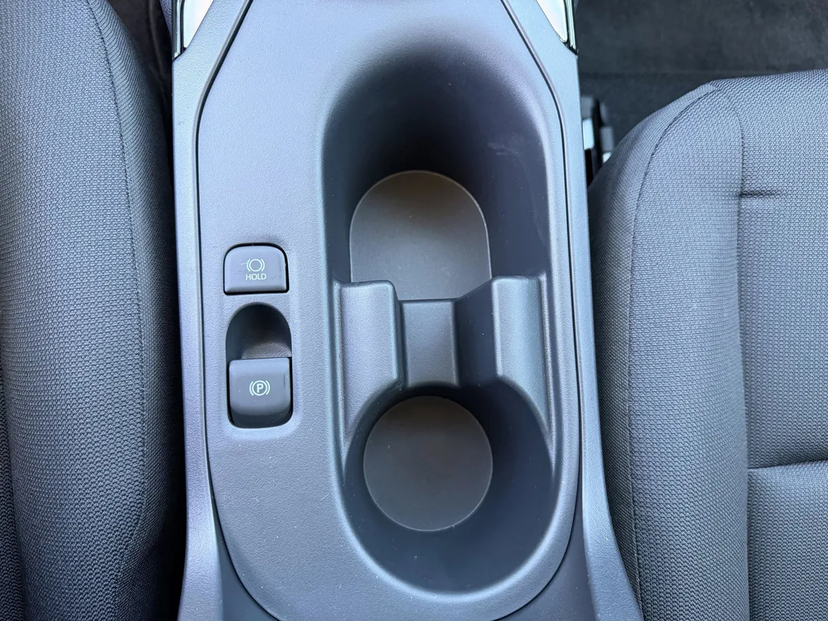 2026 Toyota Corolla LE thumbnail 12