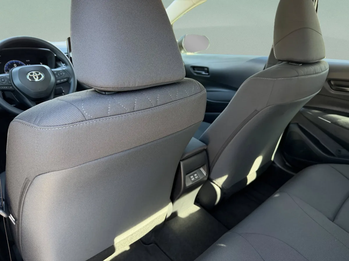 2026 Toyota Corolla LE thumbnail 20