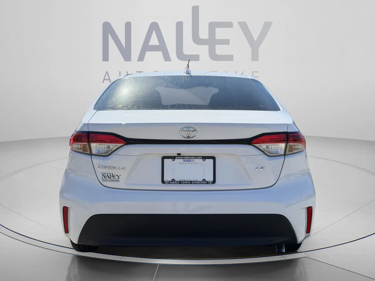 2026 Toyota Corolla LE thumbnail 4