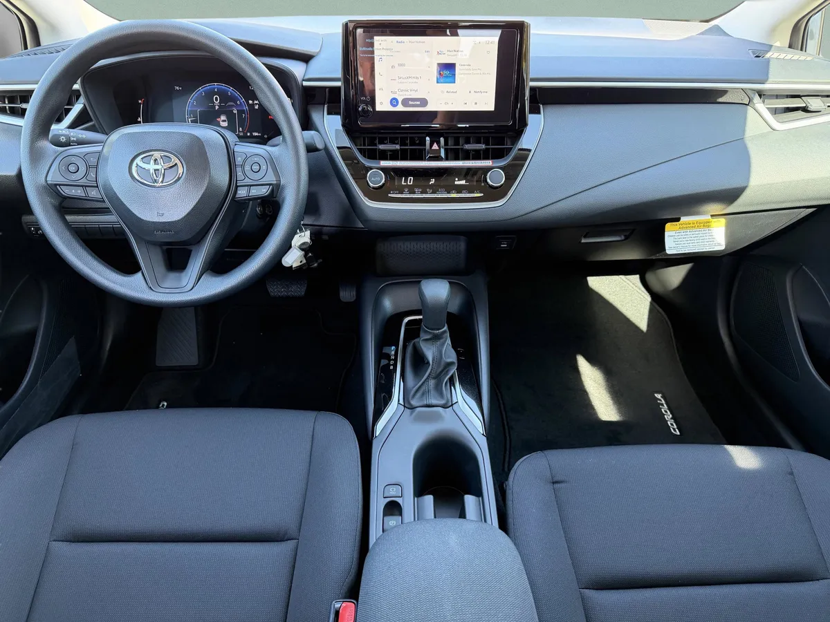 2026 Toyota Corolla LE thumbnail 5