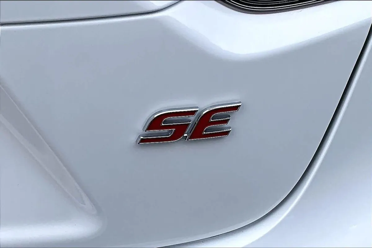 2026 Toyota Corolla SE thumbnail 10