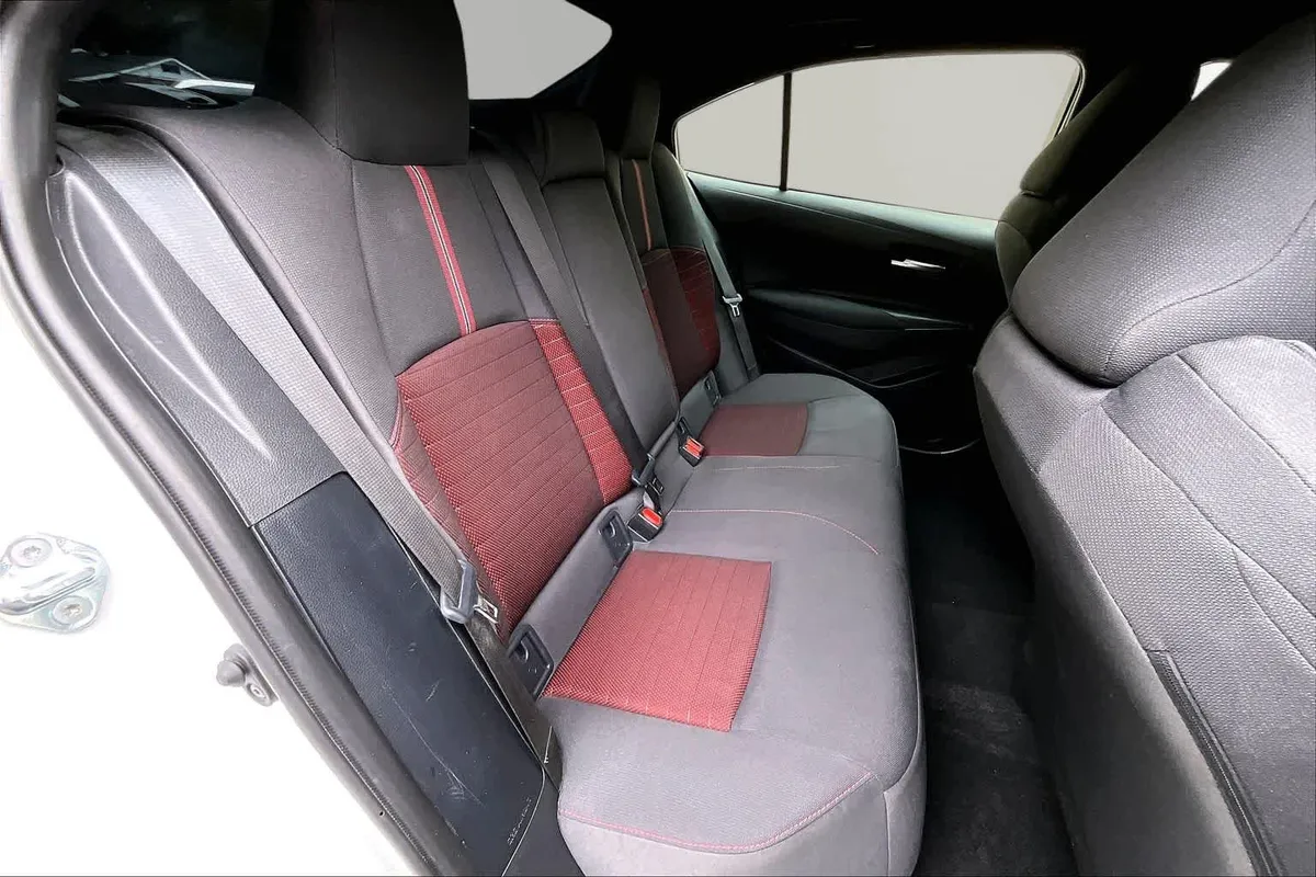 2026 Toyota Corolla SE thumbnail 19