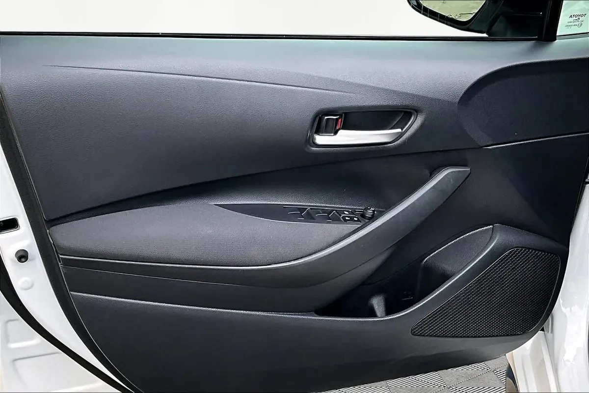 2026 Toyota Corolla SE thumbnail 21
