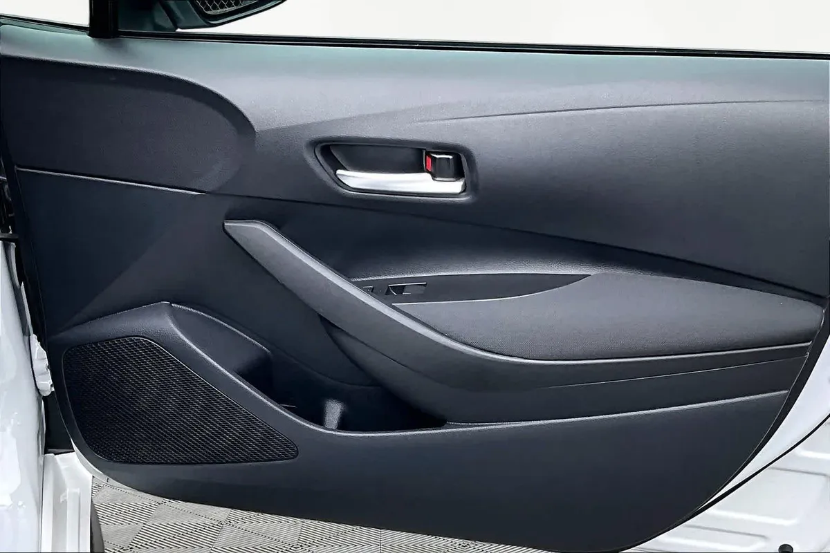 2026 Toyota Corolla SE thumbnail 22
