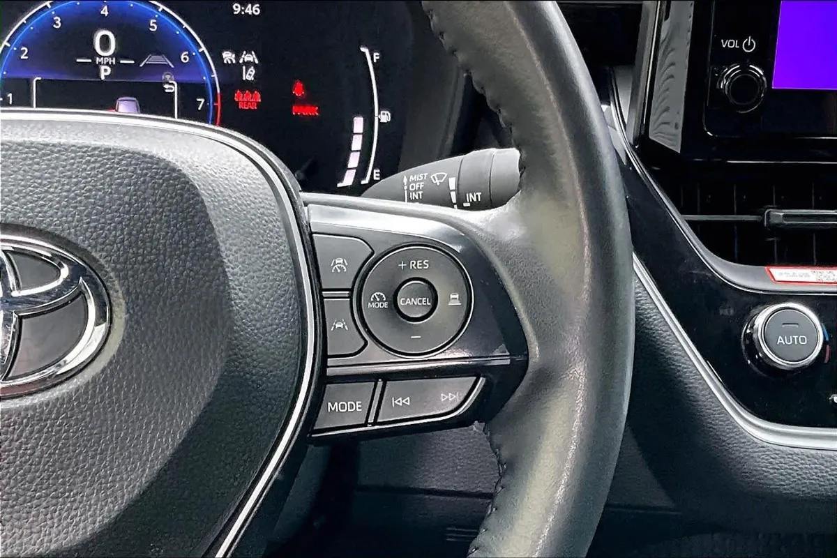 2026 Toyota Corolla SE thumbnail 24