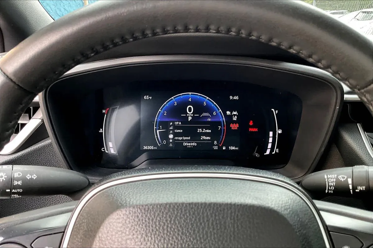 2026 Toyota Corolla SE thumbnail 25