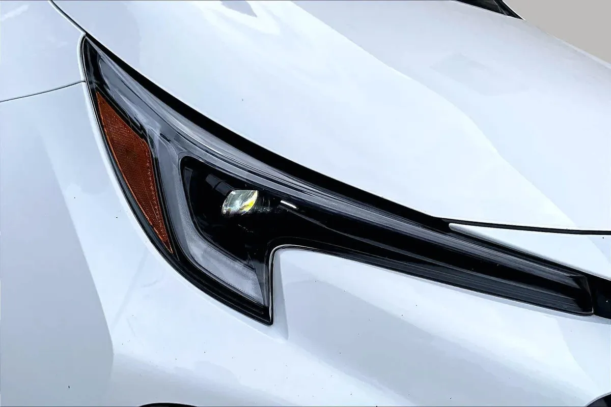 2026 Toyota Corolla SE thumbnail 27