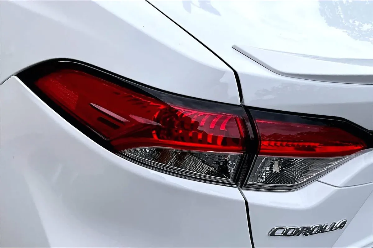 2026 Toyota Corolla SE thumbnail 28