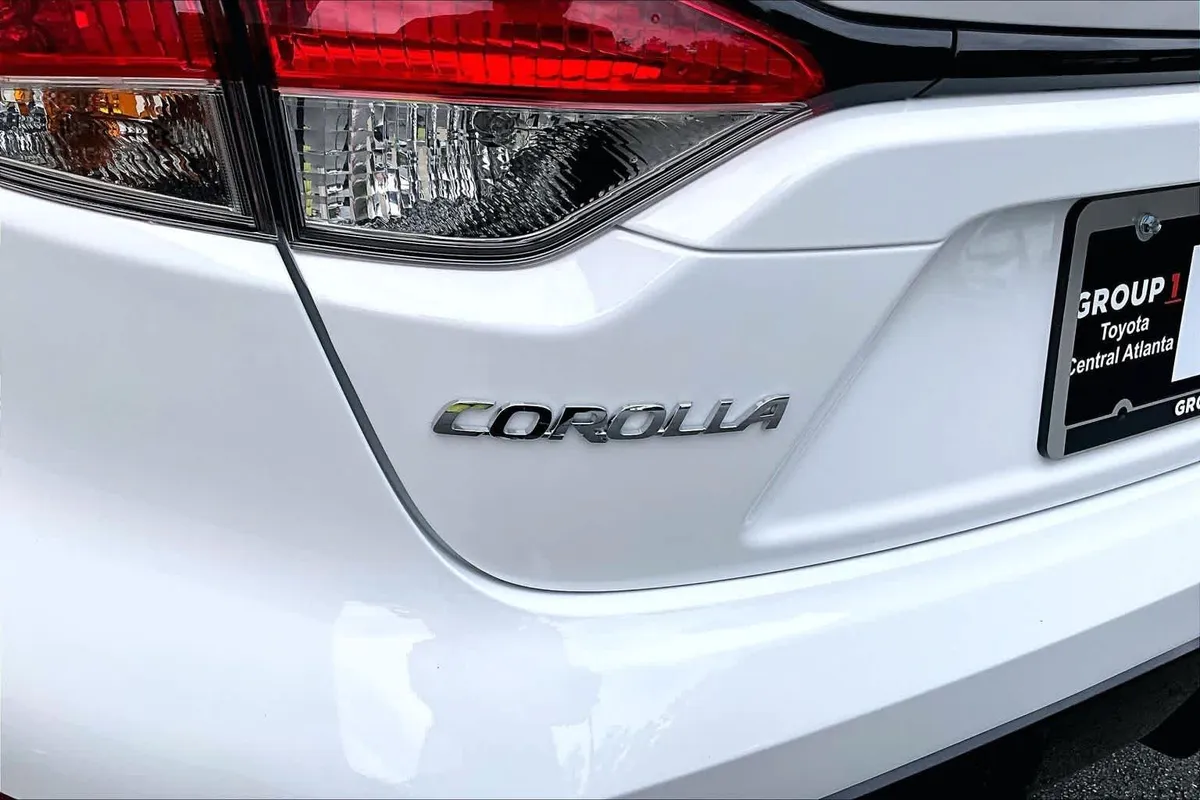 2026 Toyota Corolla SE thumbnail 30