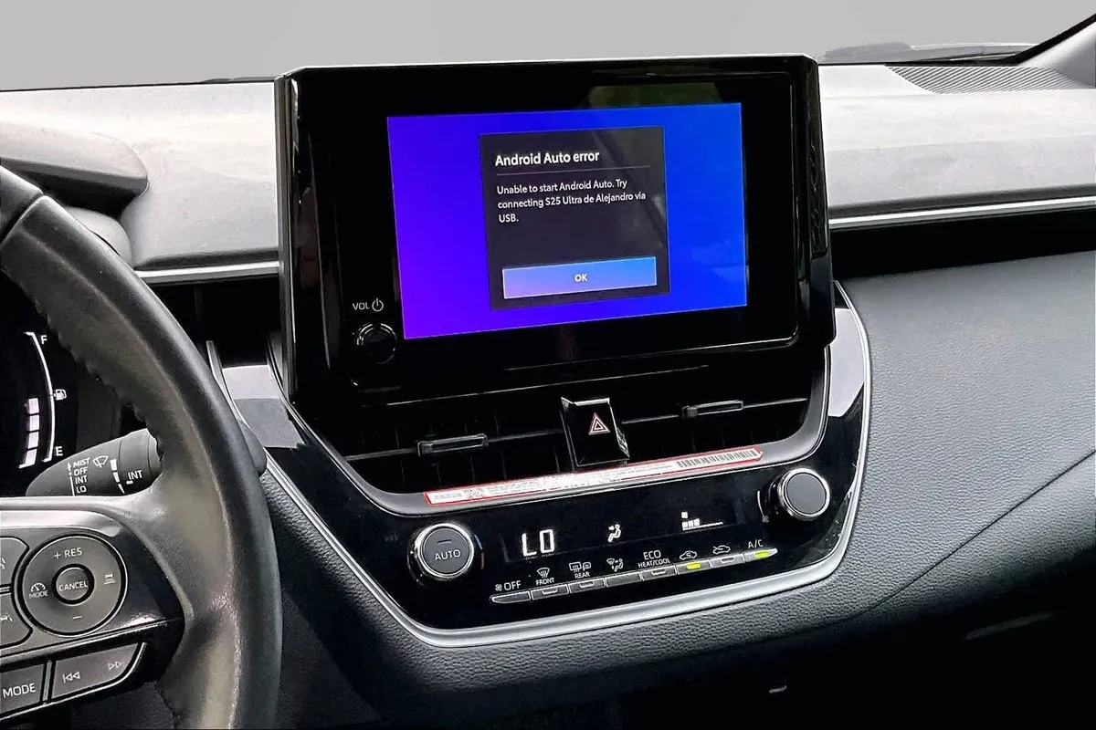 2026 Toyota Corolla SE thumbnail 7