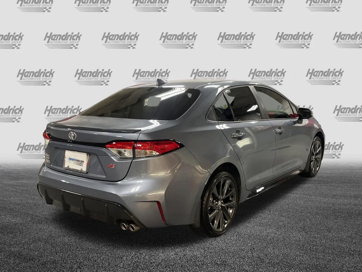 2026 Toyota Corolla SE thumbnail 10