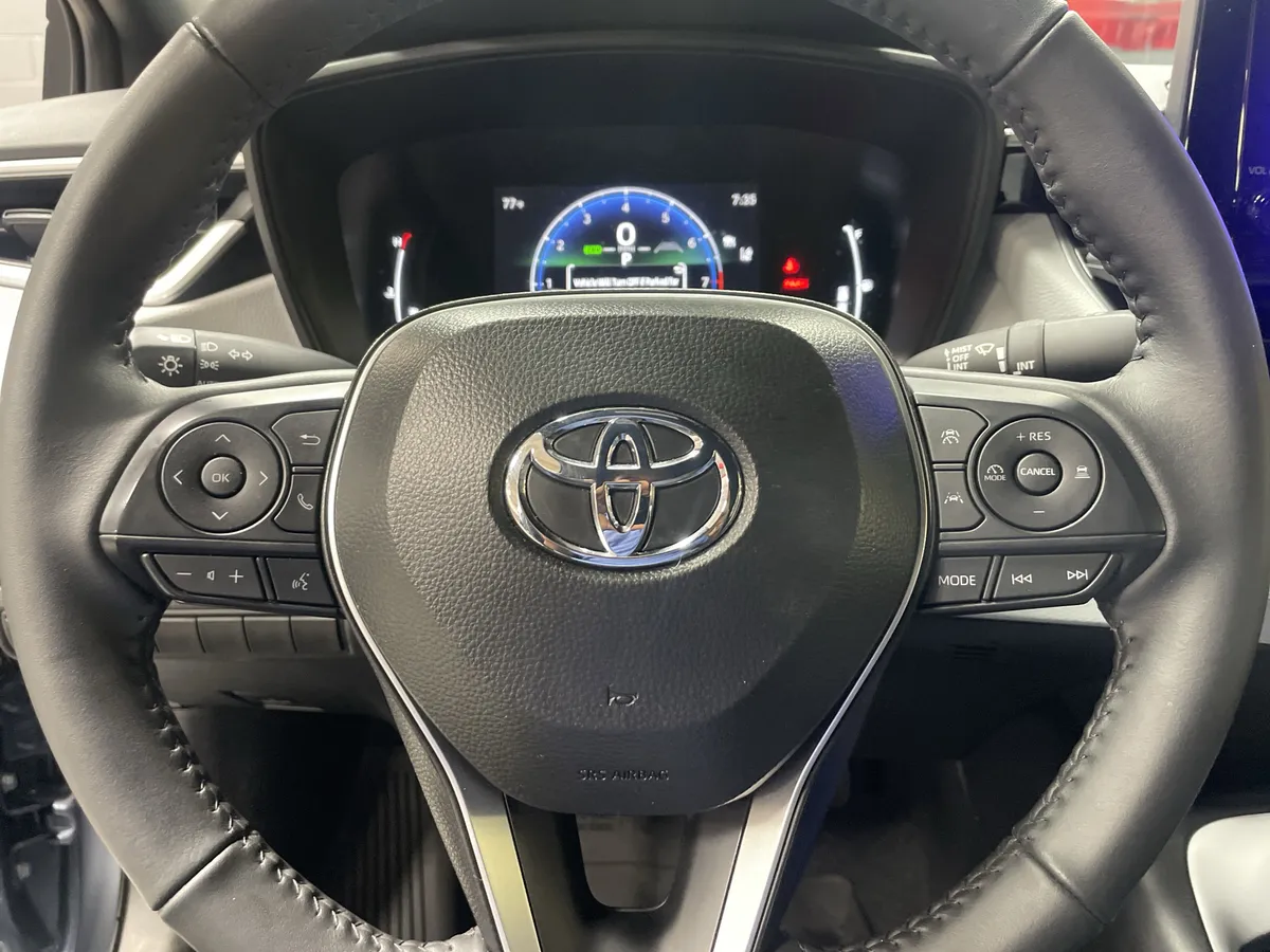 2026 Toyota Corolla SE thumbnail 18