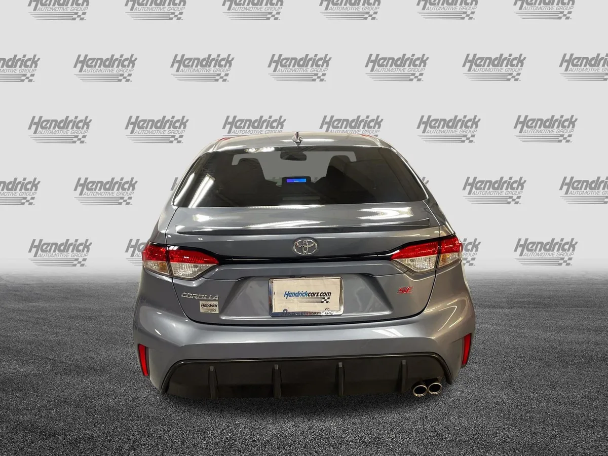 2026 Toyota Corolla SE thumbnail 9