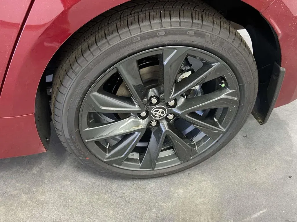 2026 Toyota Corolla SE thumbnail 10