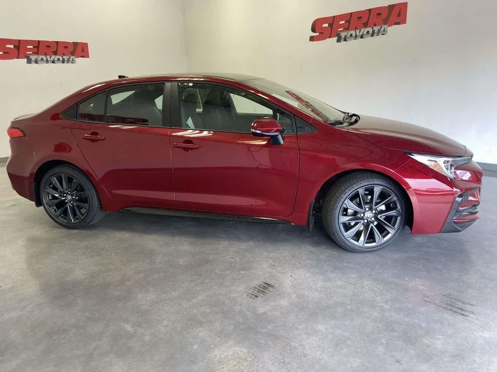 2026 Toyota Corolla SE thumbnail 2