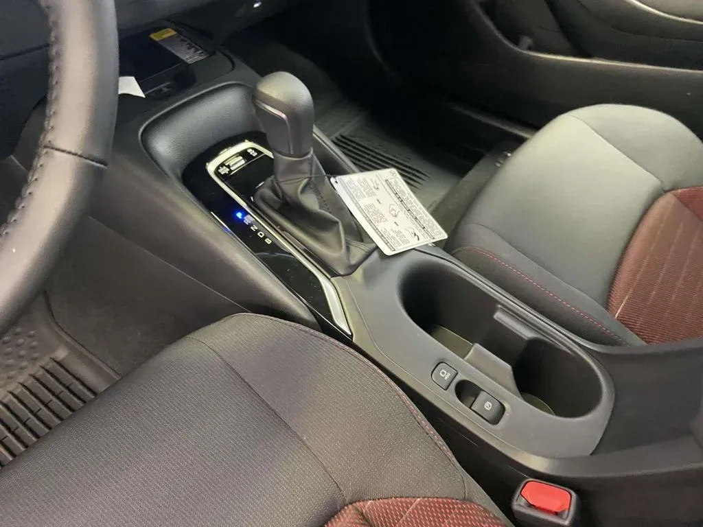 2026 Toyota Corolla SE thumbnail 22