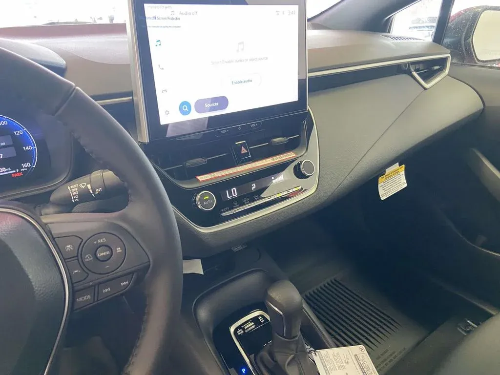 2026 Toyota Corolla SE thumbnail 23