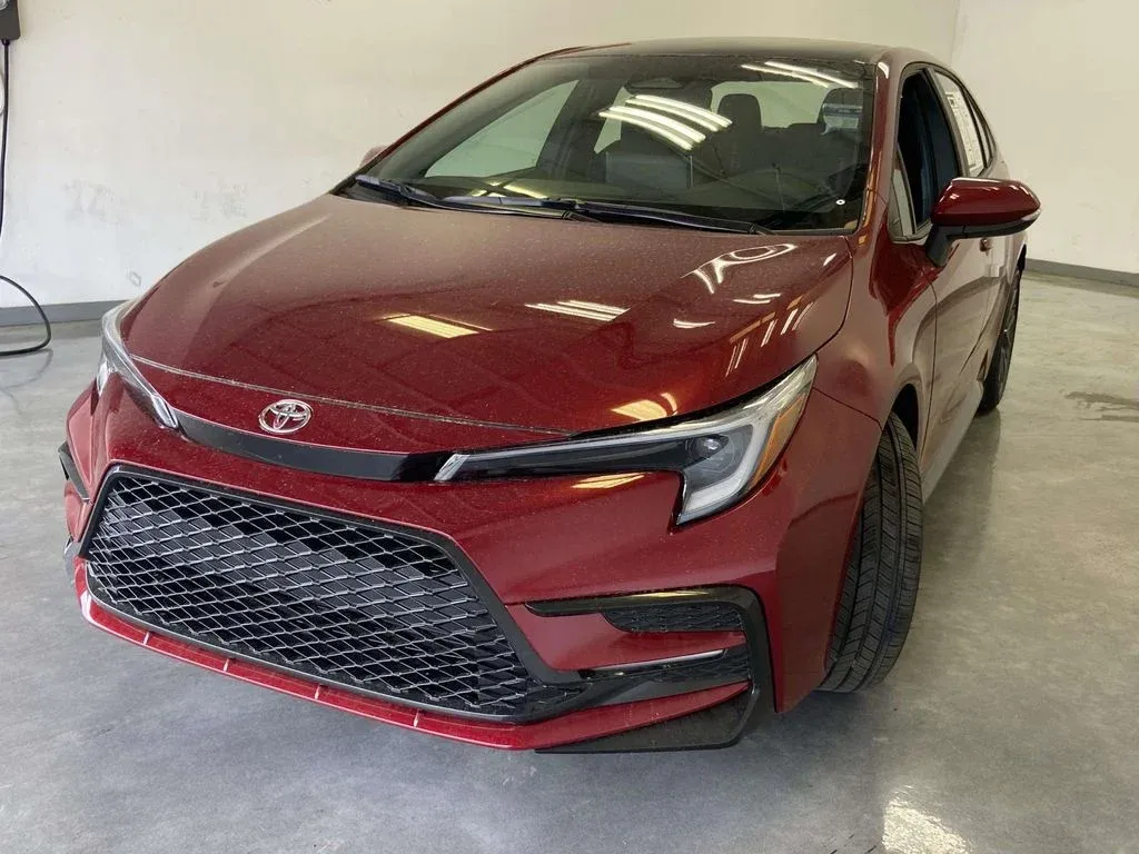 2026 Toyota Corolla SE thumbnail 7