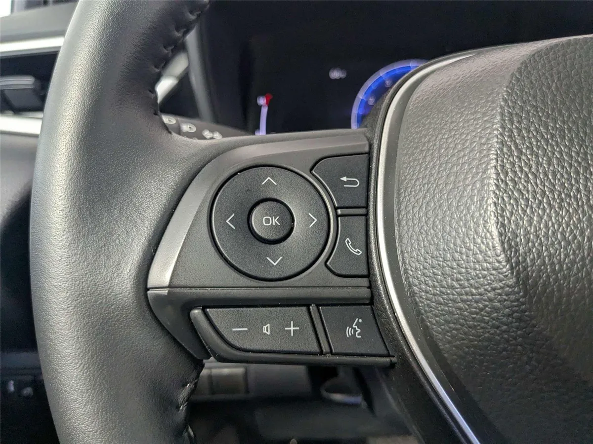 2026 Toyota Corolla SE thumbnail 15