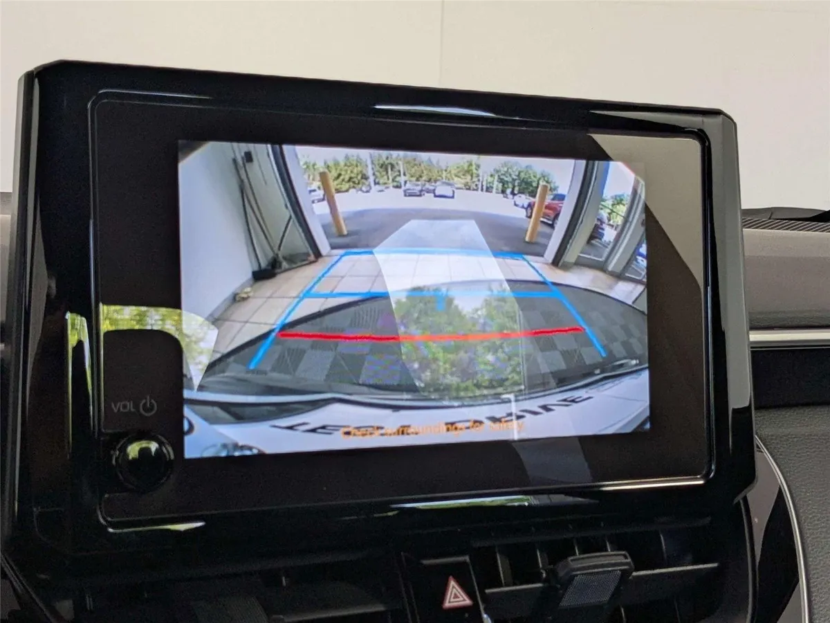 2026 Toyota Corolla SE thumbnail 19