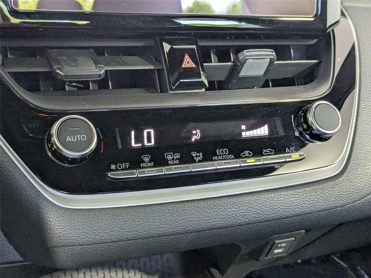 2026 Toyota Corolla SE thumbnail 20