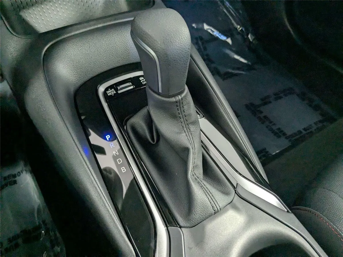 2026 Toyota Corolla SE thumbnail 24