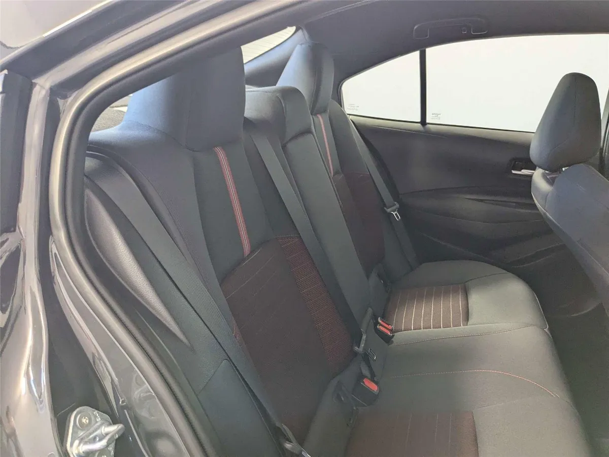 2026 Toyota Corolla SE thumbnail 26