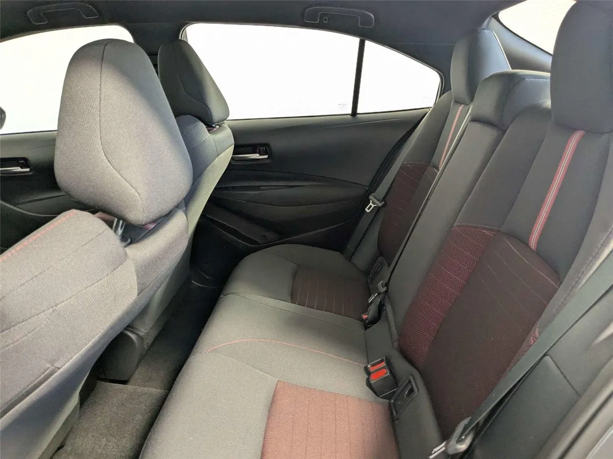 2026 Toyota Corolla SE thumbnail 33
