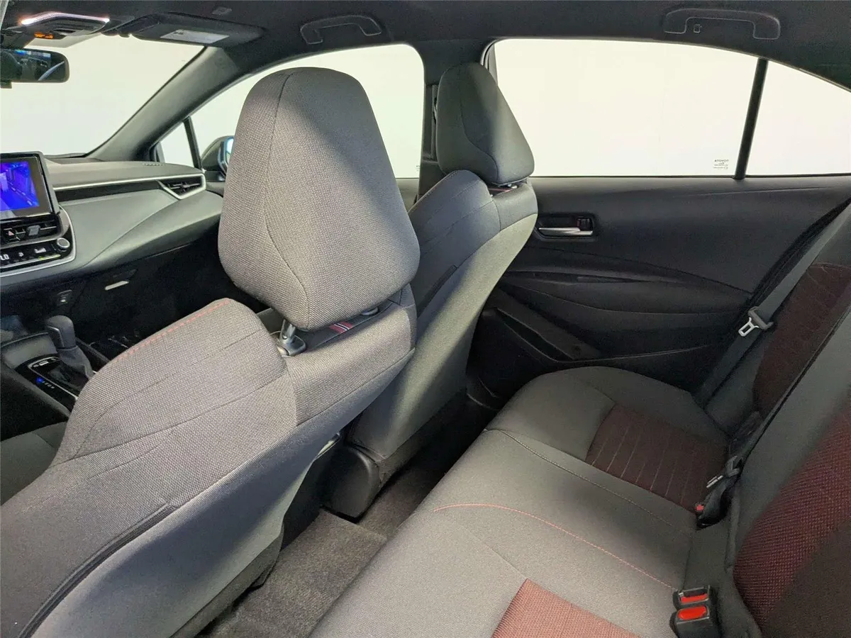 2026 Toyota Corolla SE thumbnail 34
