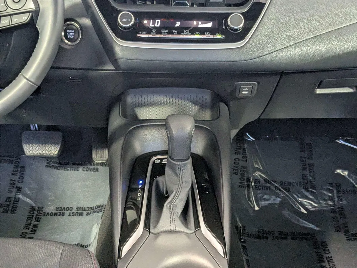 2026 Toyota Corolla SE thumbnail 39