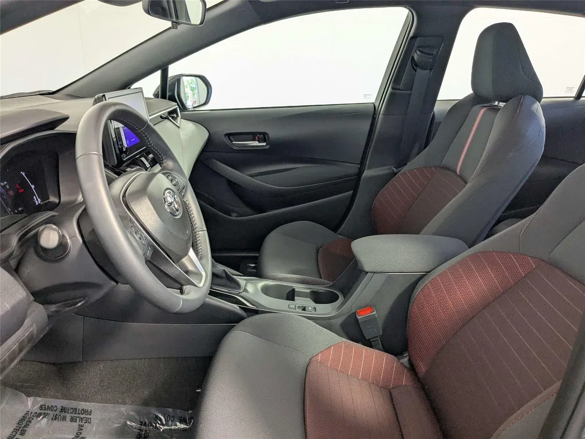 2026 Toyota Corolla SE thumbnail 7