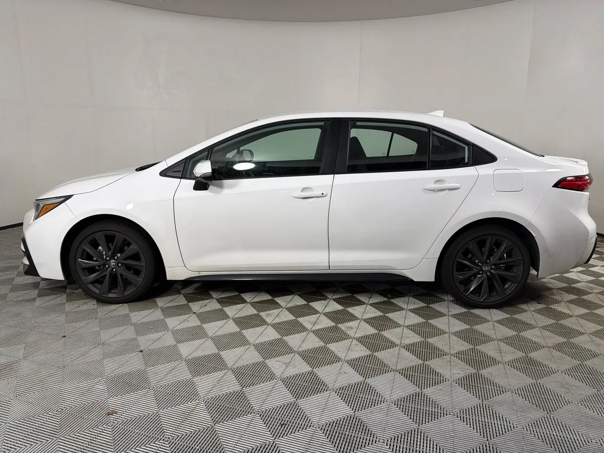 2026 Toyota Corolla SE thumbnail 6