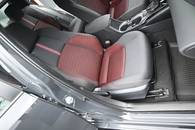 2026 Toyota Corolla SE thumbnail 14