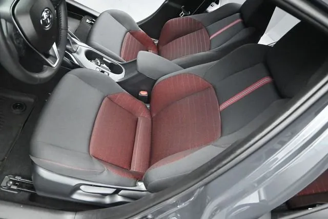 2026 Toyota Corolla SE thumbnail 9