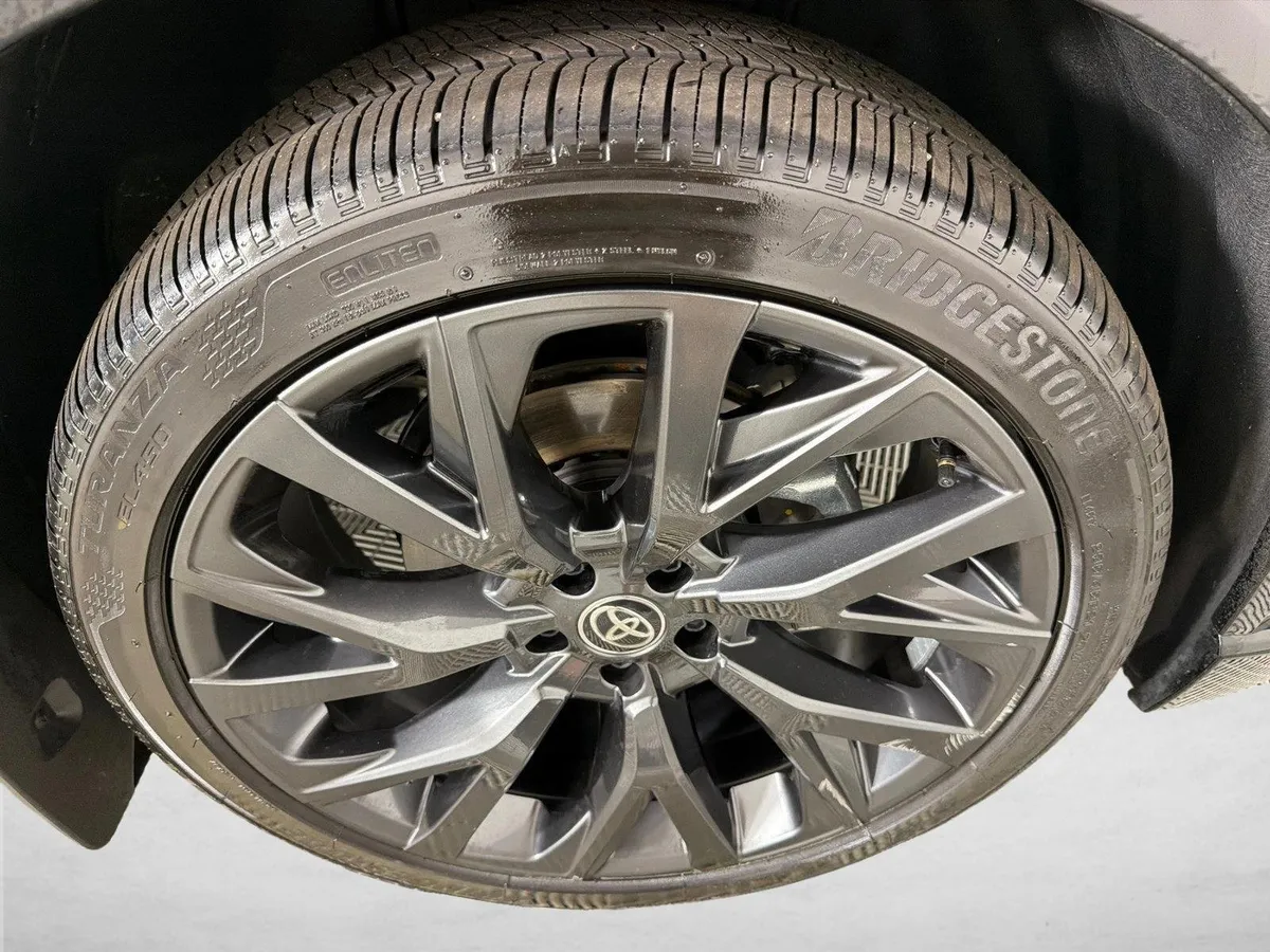 2026 Toyota Crown Signia Limited thumbnail 13
