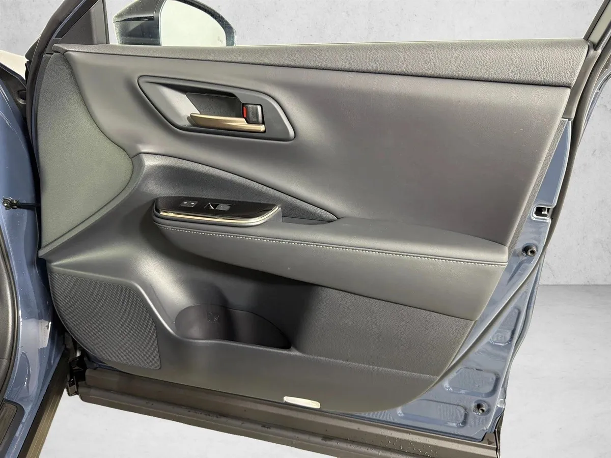 2026 Toyota Crown Signia Limited thumbnail 15