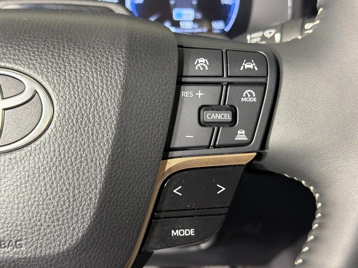 2026 Toyota Crown Signia Limited thumbnail 27