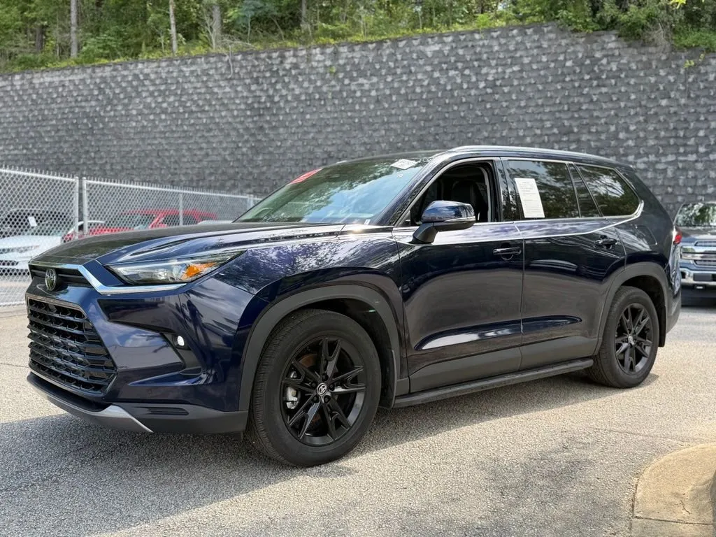2026 Toyota Grand Highlander Hybrid Limited thumbnail 2
