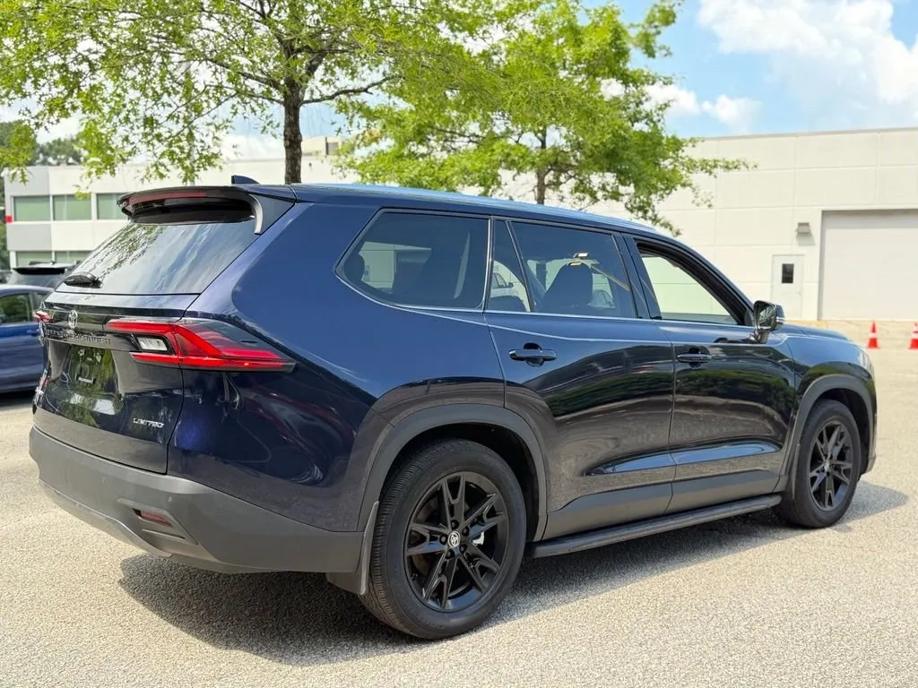 2026 Toyota Grand Highlander Hybrid Limited thumbnail 4