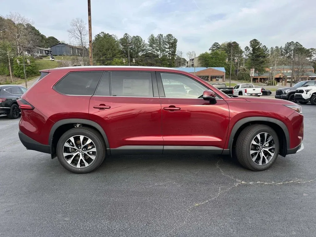 2026 Toyota Grand Highlander Hybrid MAX Limited thumbnail 2