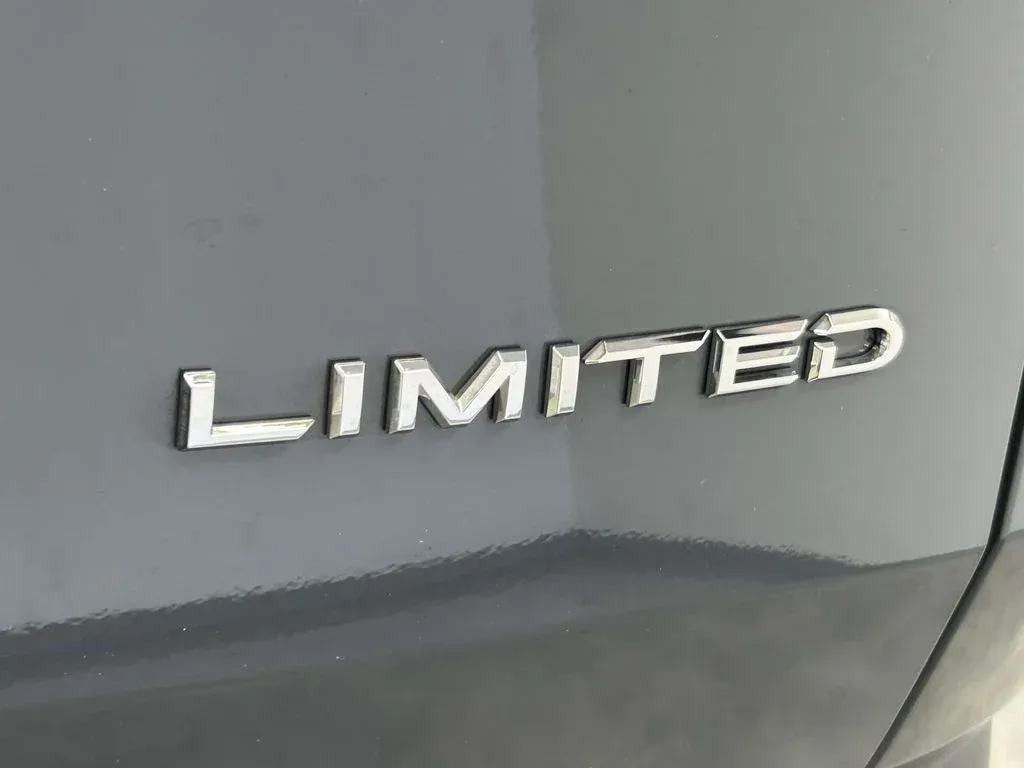 2026 Toyota Grand Highlander Limited thumbnail 11