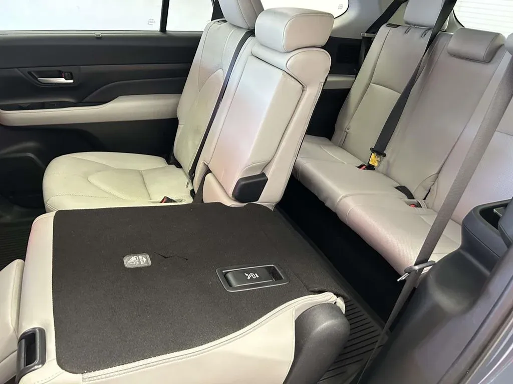 2026 Toyota Grand Highlander Limited thumbnail 15