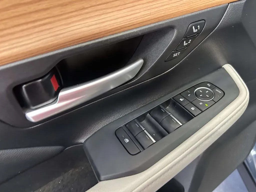 2026 Toyota Grand Highlander Limited thumbnail 18