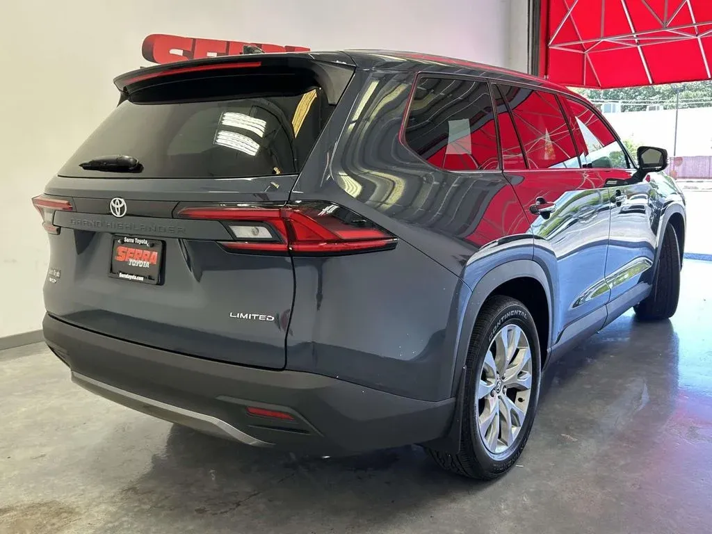 2026 Toyota Grand Highlander Limited thumbnail 3