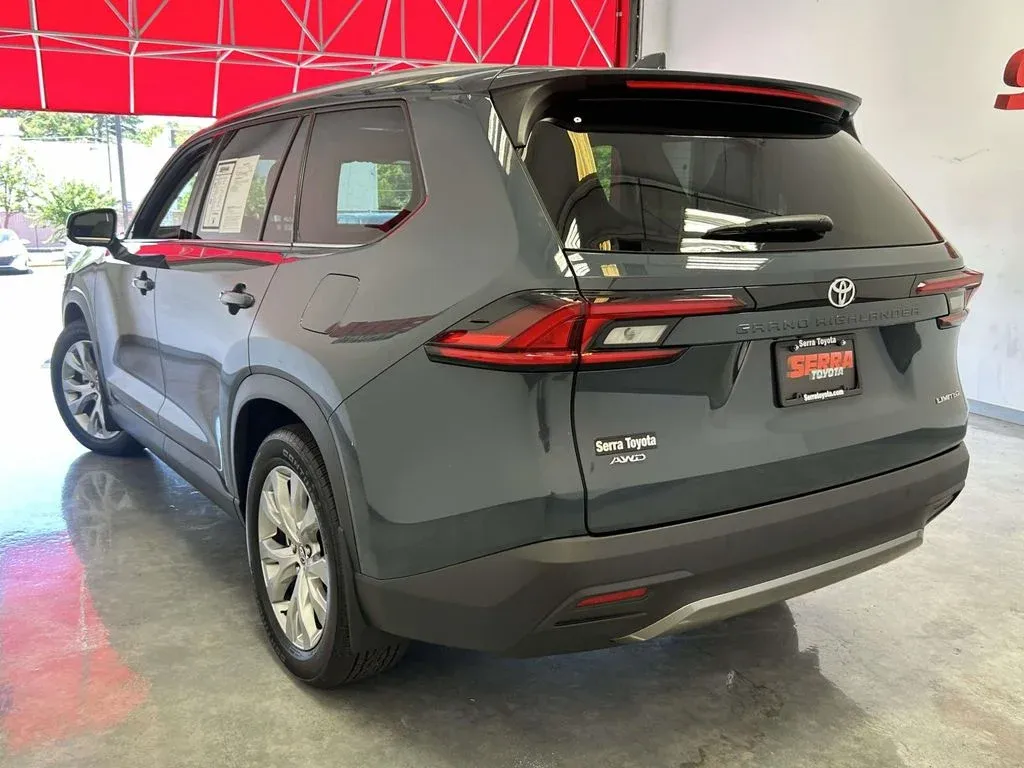 2026 Toyota Grand Highlander Limited thumbnail 5