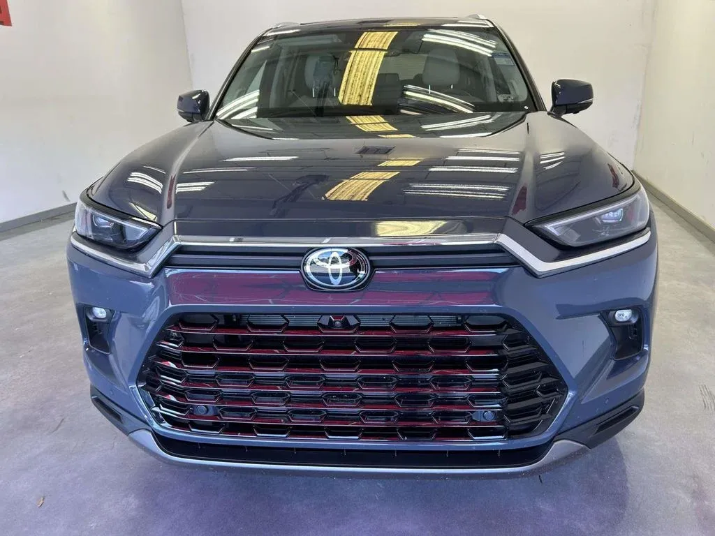 2026 Toyota Grand Highlander Limited thumbnail 7
