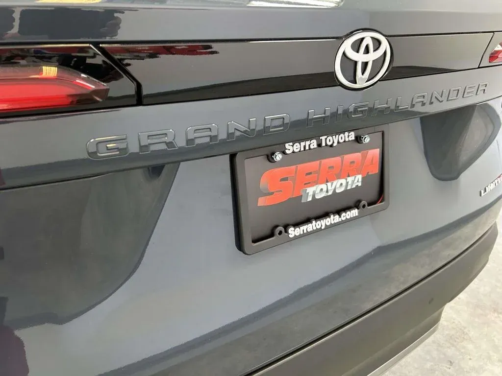 2026 Toyota Grand Highlander Limited thumbnail 9