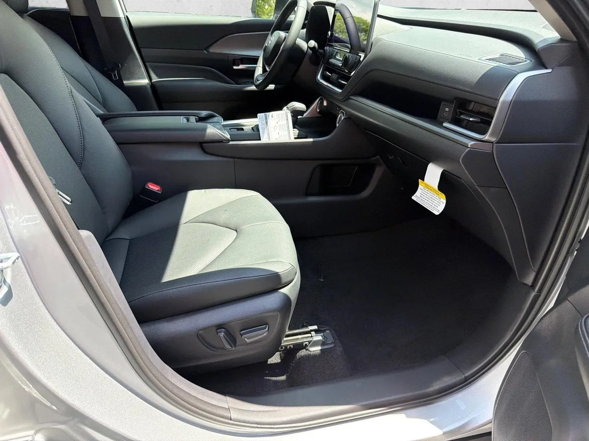 2026 Toyota Grand Highlander XLE thumbnail 13