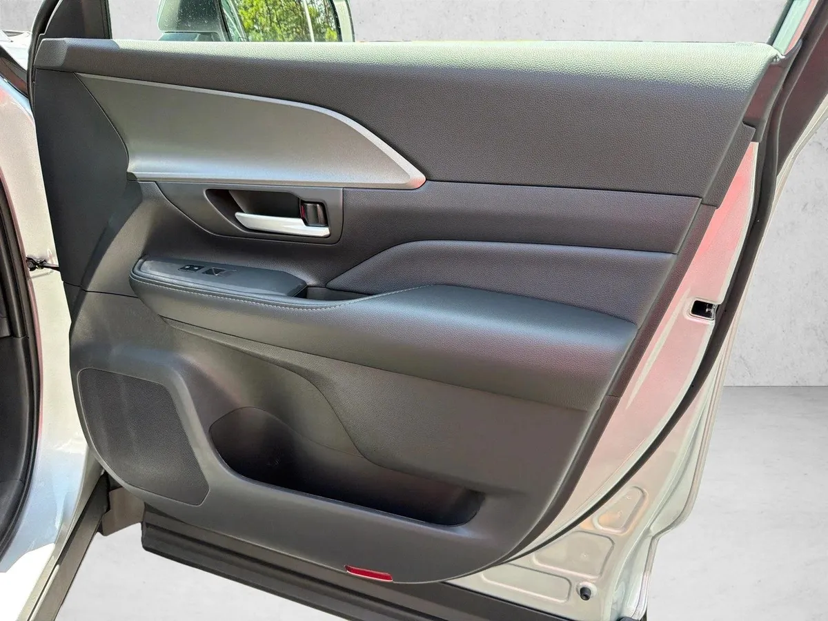 2026 Toyota Grand Highlander XLE thumbnail 14